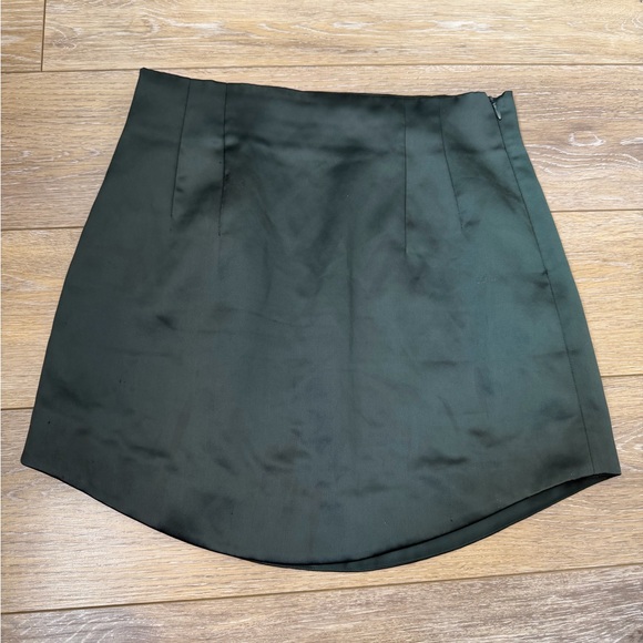 Zara Dresses & Skirts - Zara Satin Elegant Dark Green Mini Skirt Sz S